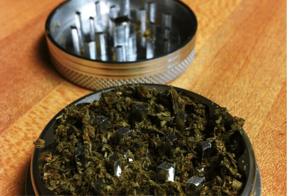 How to Clean a Grinder and Not to Lose Kief