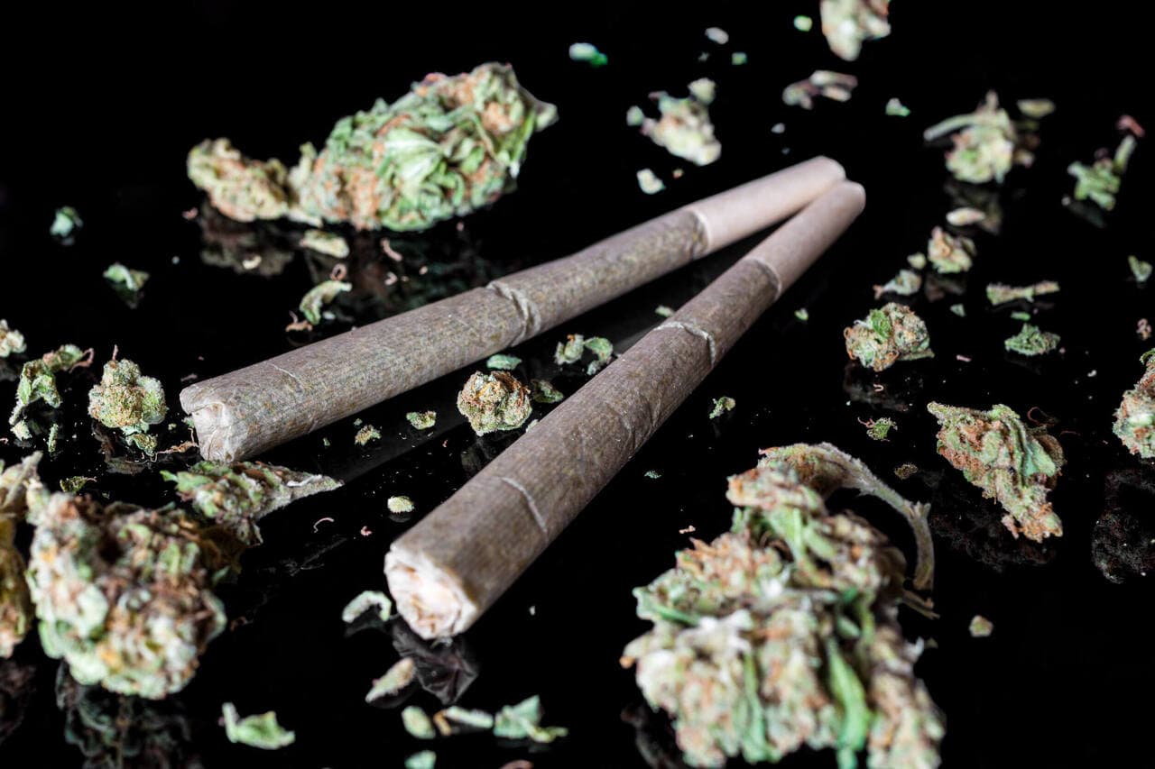 How to roll a joint: Step-by-step guide